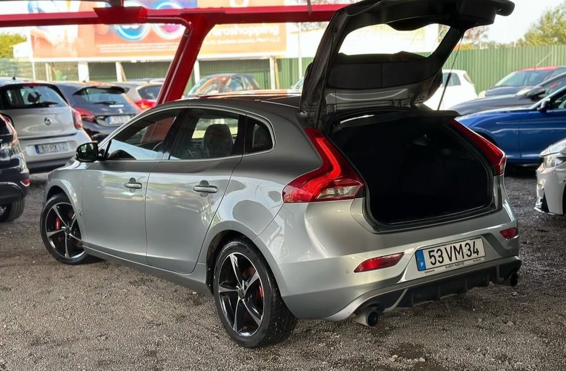 VOLVO V40 1.6 D2 R-Design Summum