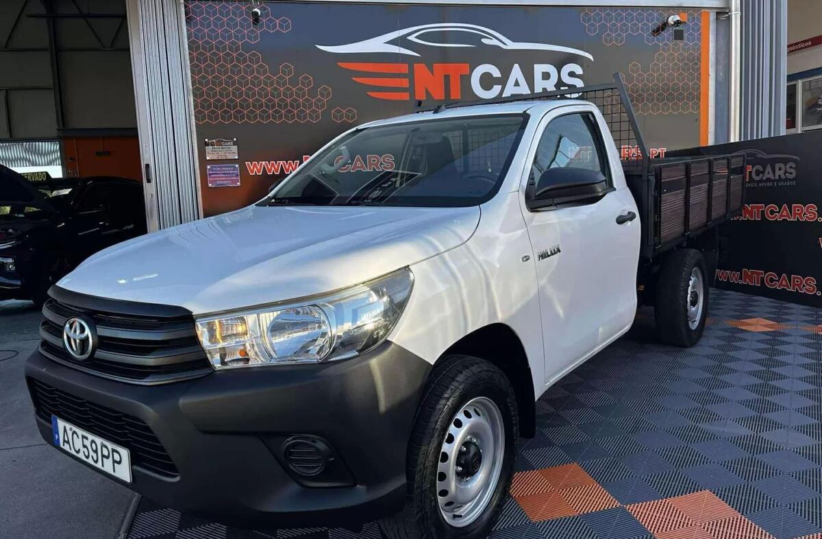 TOYOTA Hilux 2.4 D-4D 4WD CS CH