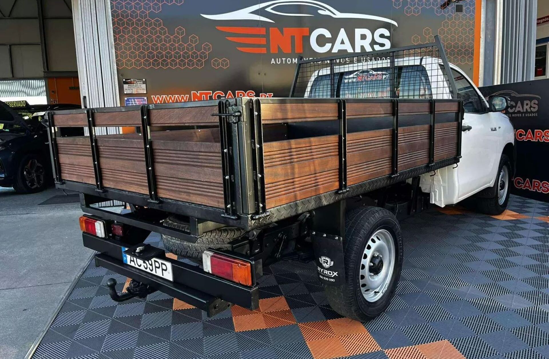 TOYOTA Hilux 2.4 D-4D 4WD CS CH