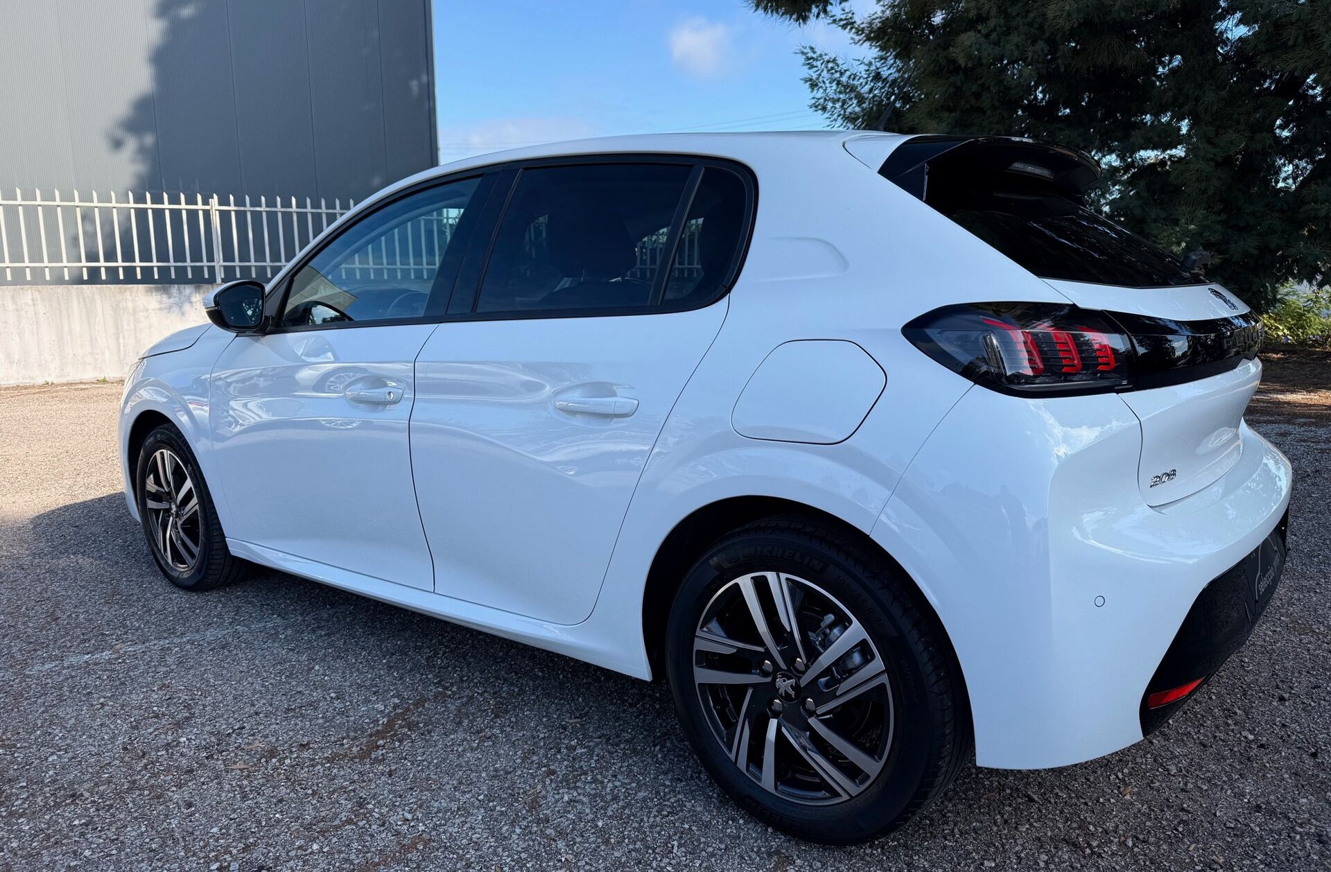 PEUGEOT 208 1.2 PureTech Allure Pack
