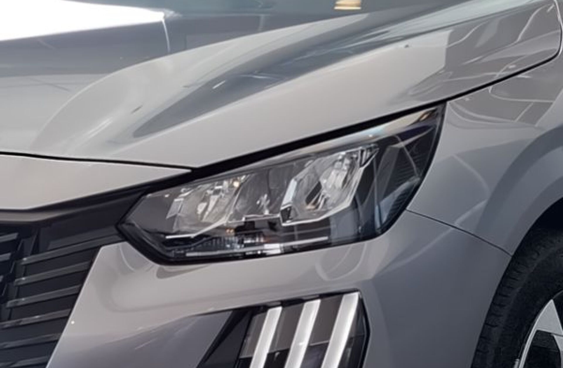 PEUGEOT 208 e- 51 kWh GT