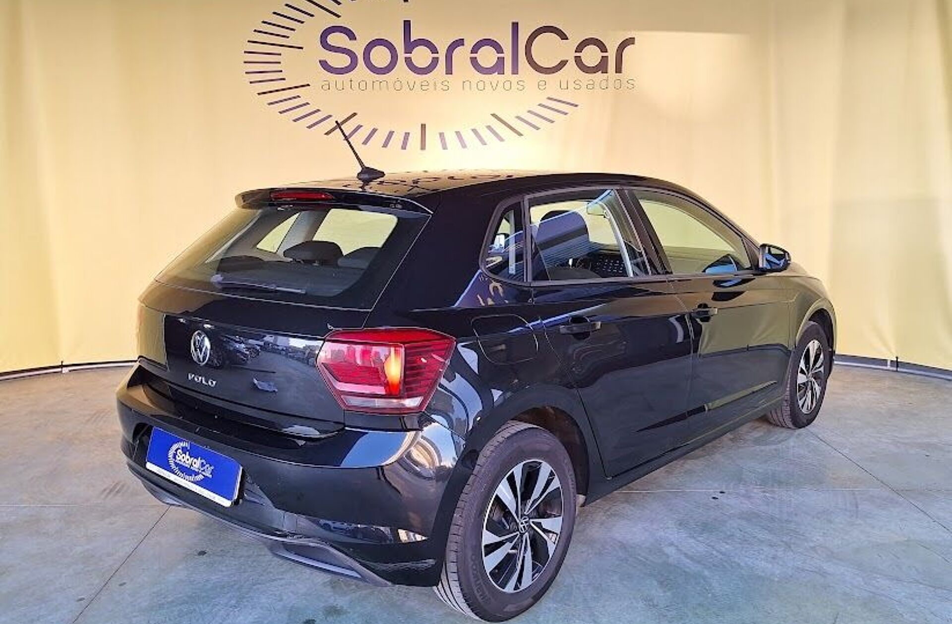 VOLKSWAGEN Polo 1.0 Confortline