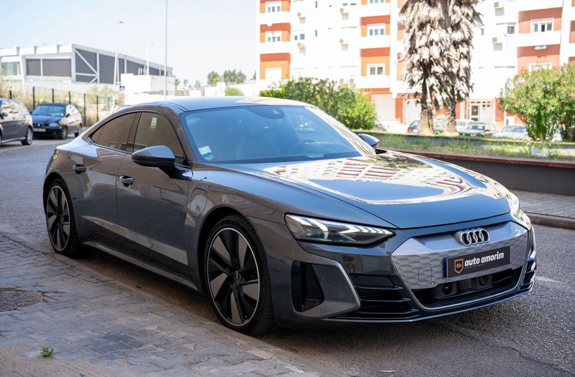 AUDI e-tron S quattro