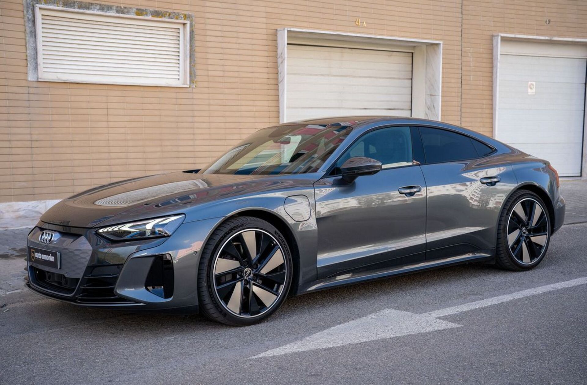 AUDI e-tron S quattro