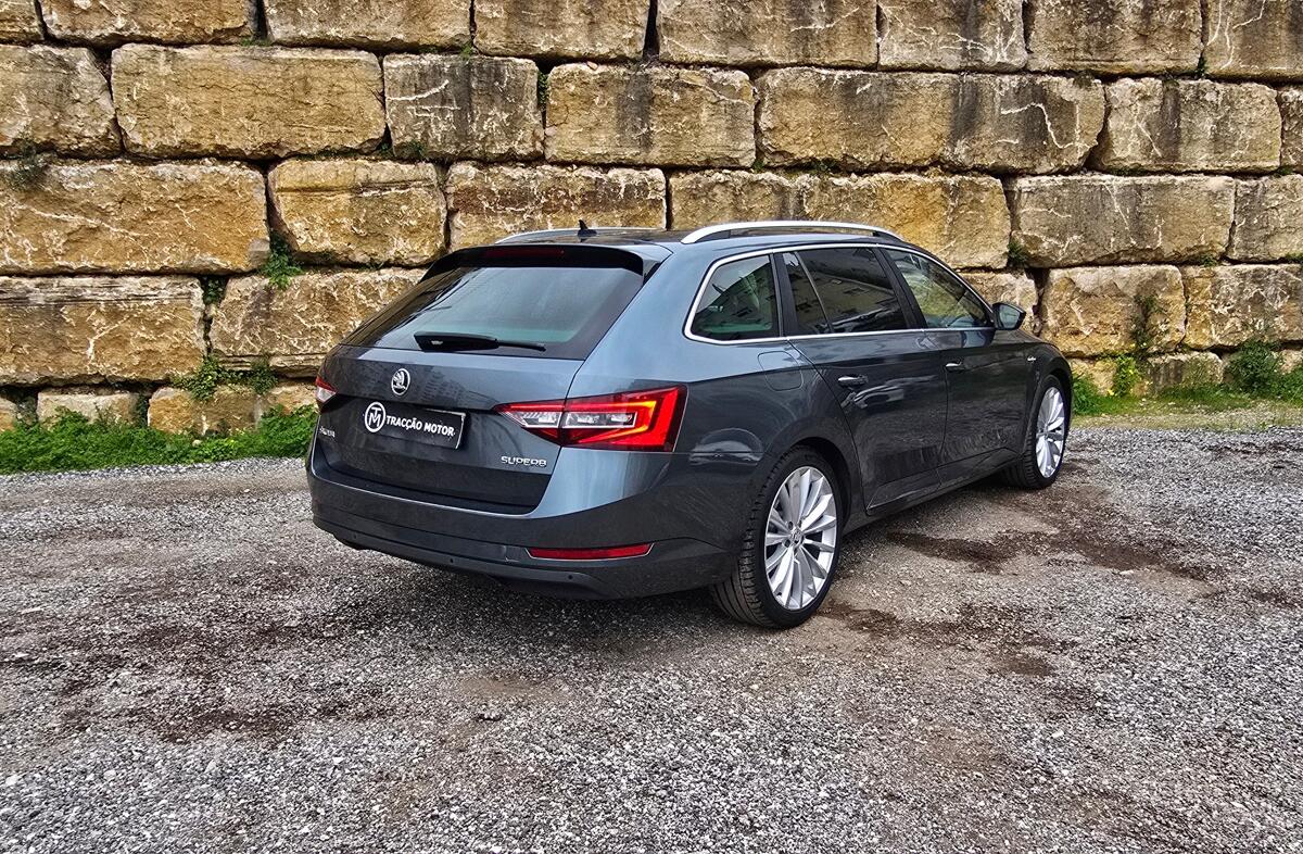 SKODA Superb 2.0 TDI Laurin&Klement DSG