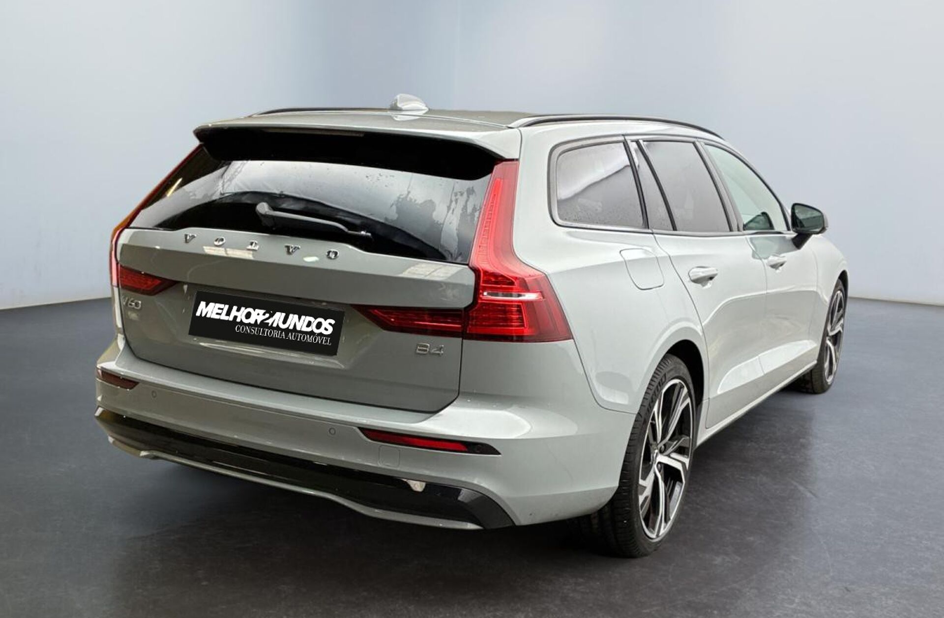 VOLVO V60 2.0 T8 AWD TE Plus Dark