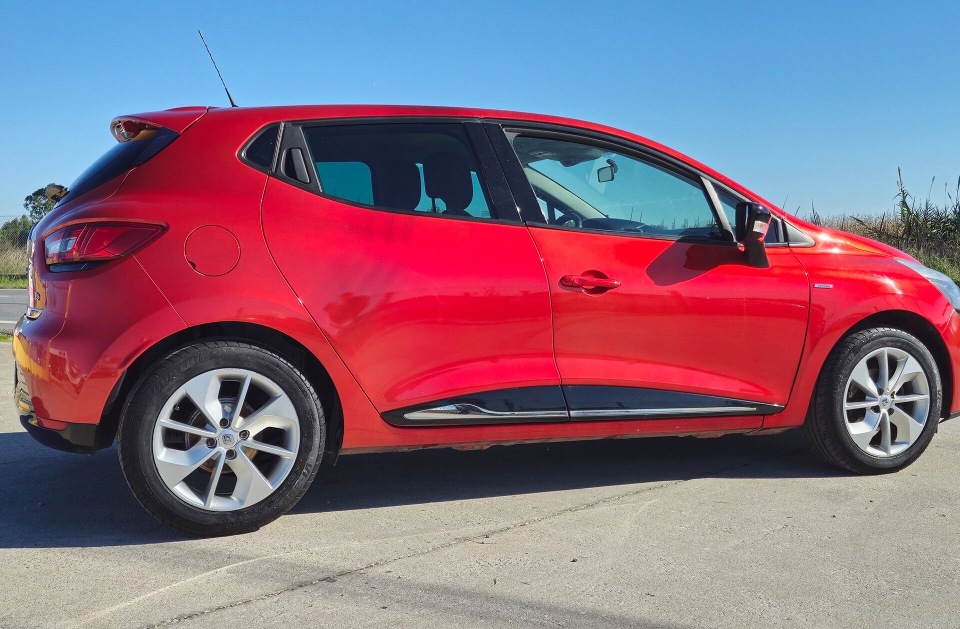 RENAULT Clio 0.9 TCe Limited Edition