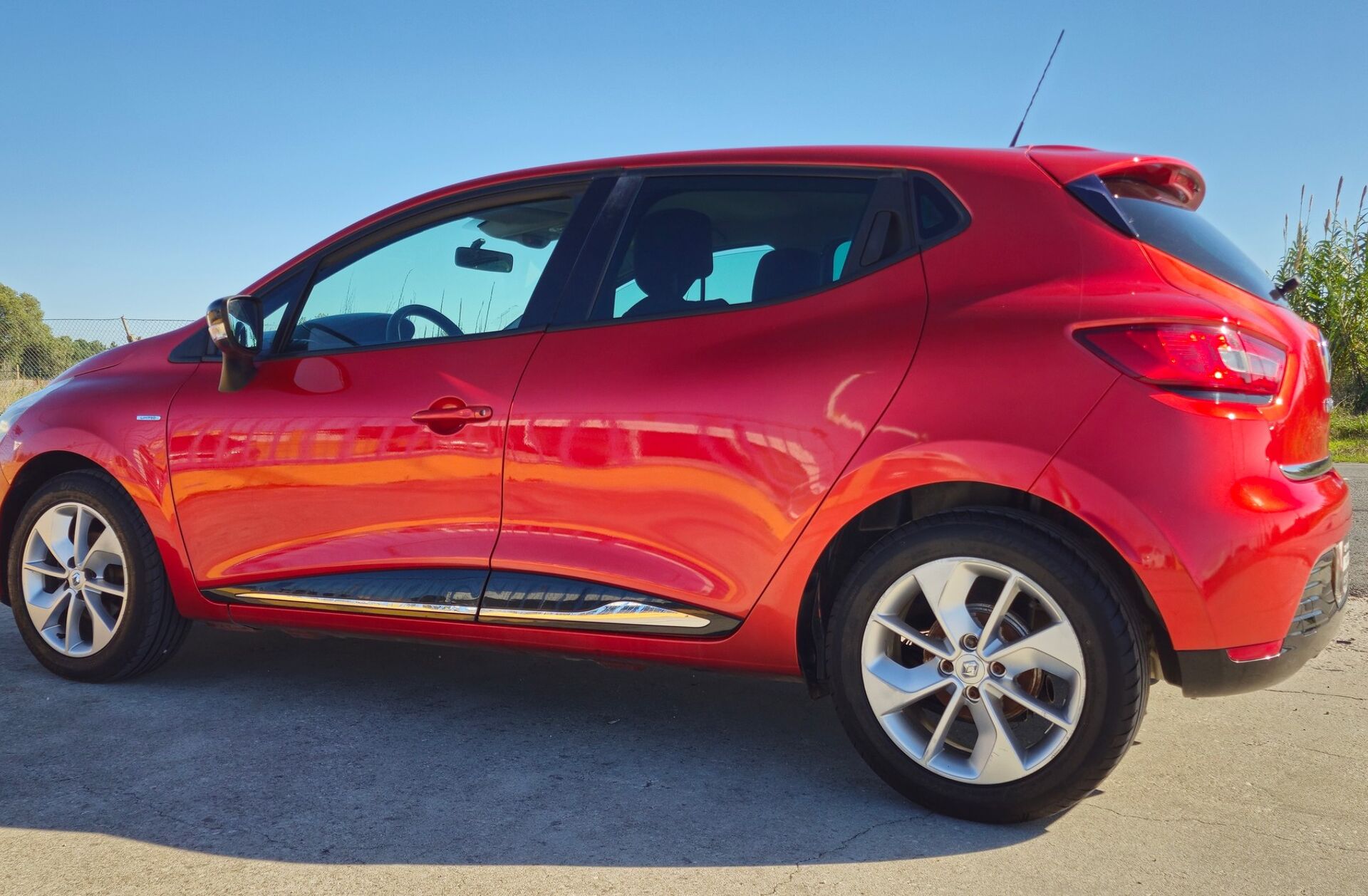 RENAULT Clio 0.9 TCe Limited Edition