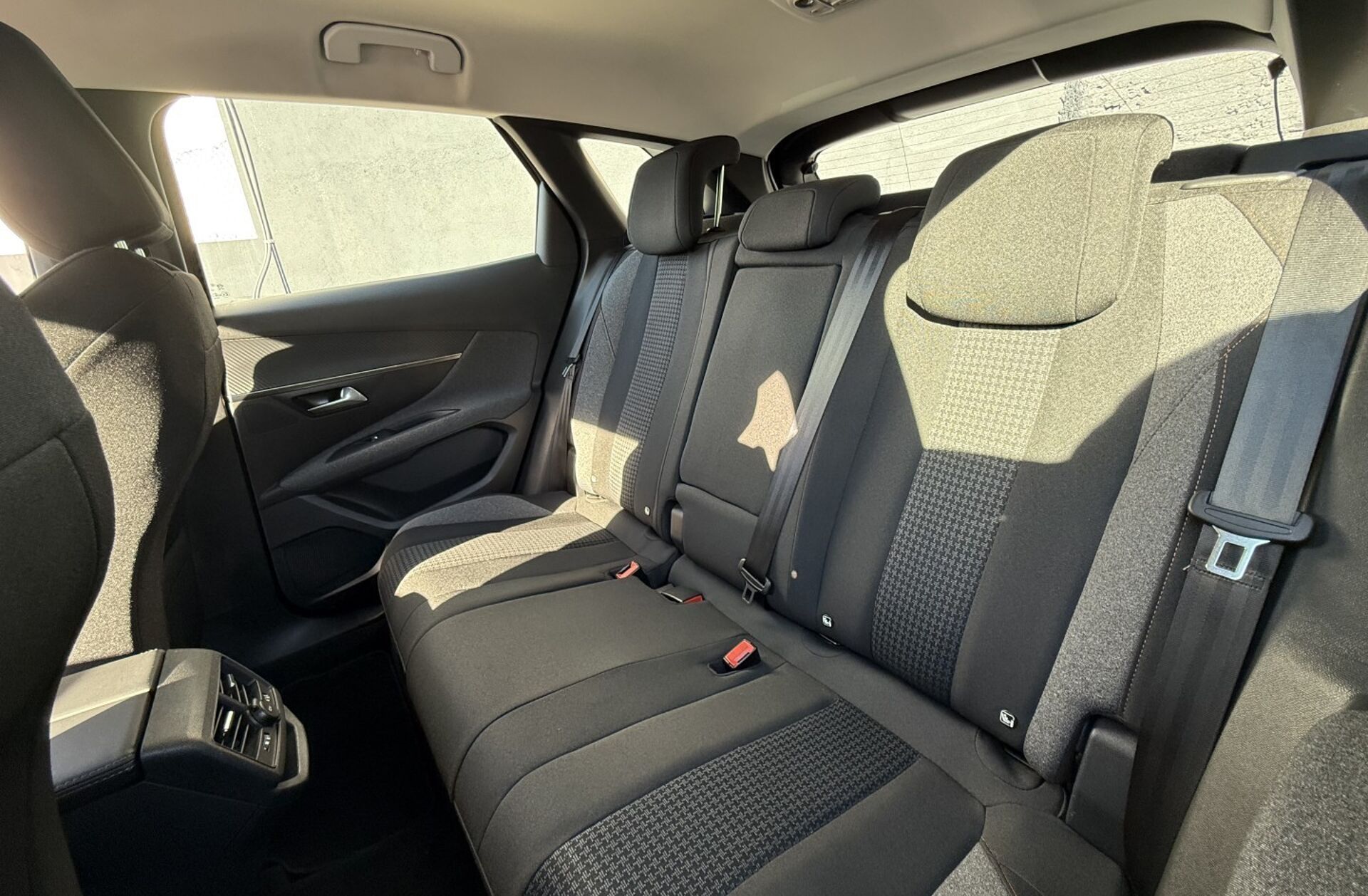 PEUGEOT 3008 1.5 BlueHDi Active Pack