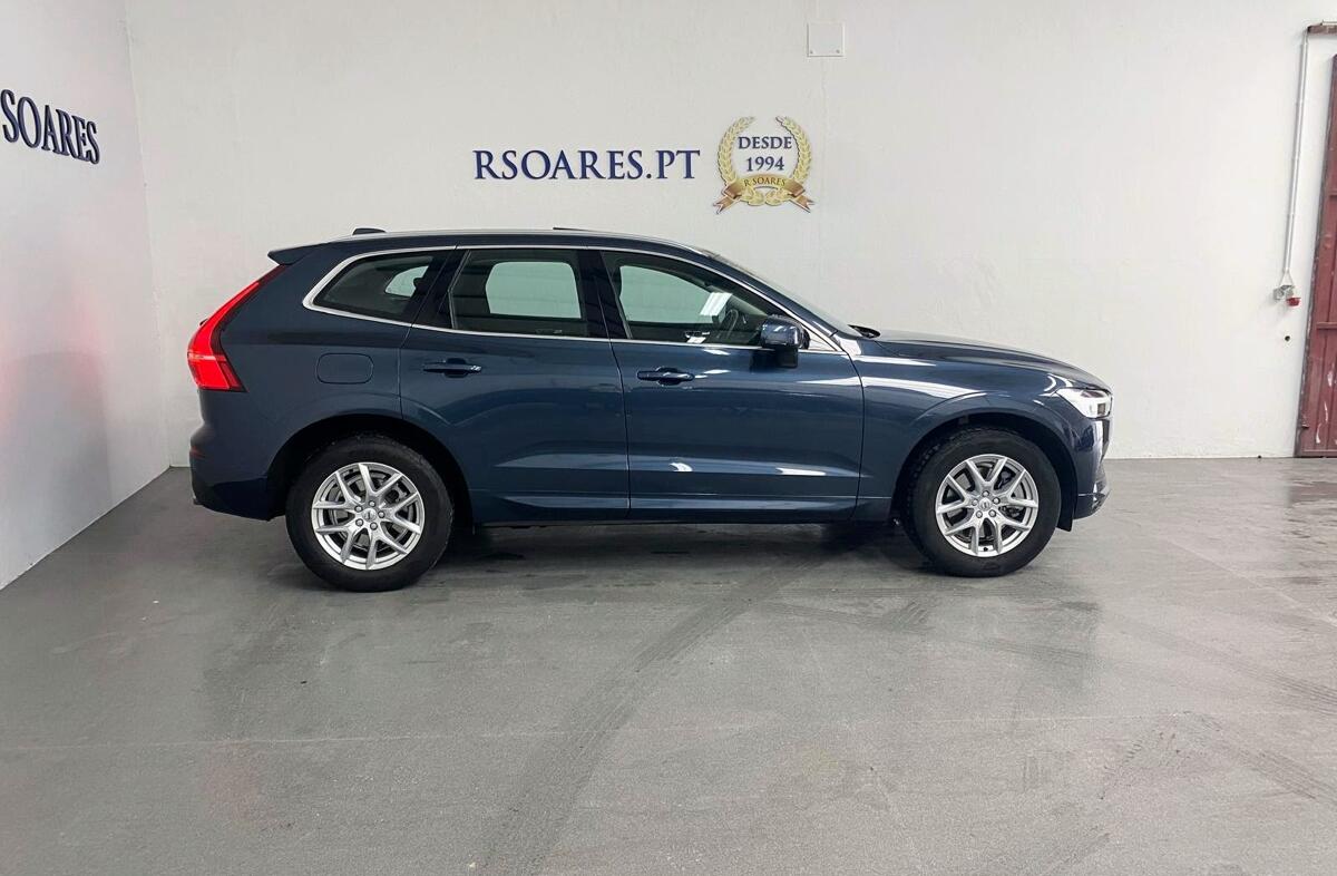 VOLVO XC60 2.0 B4 Momentum Plus Geartronic