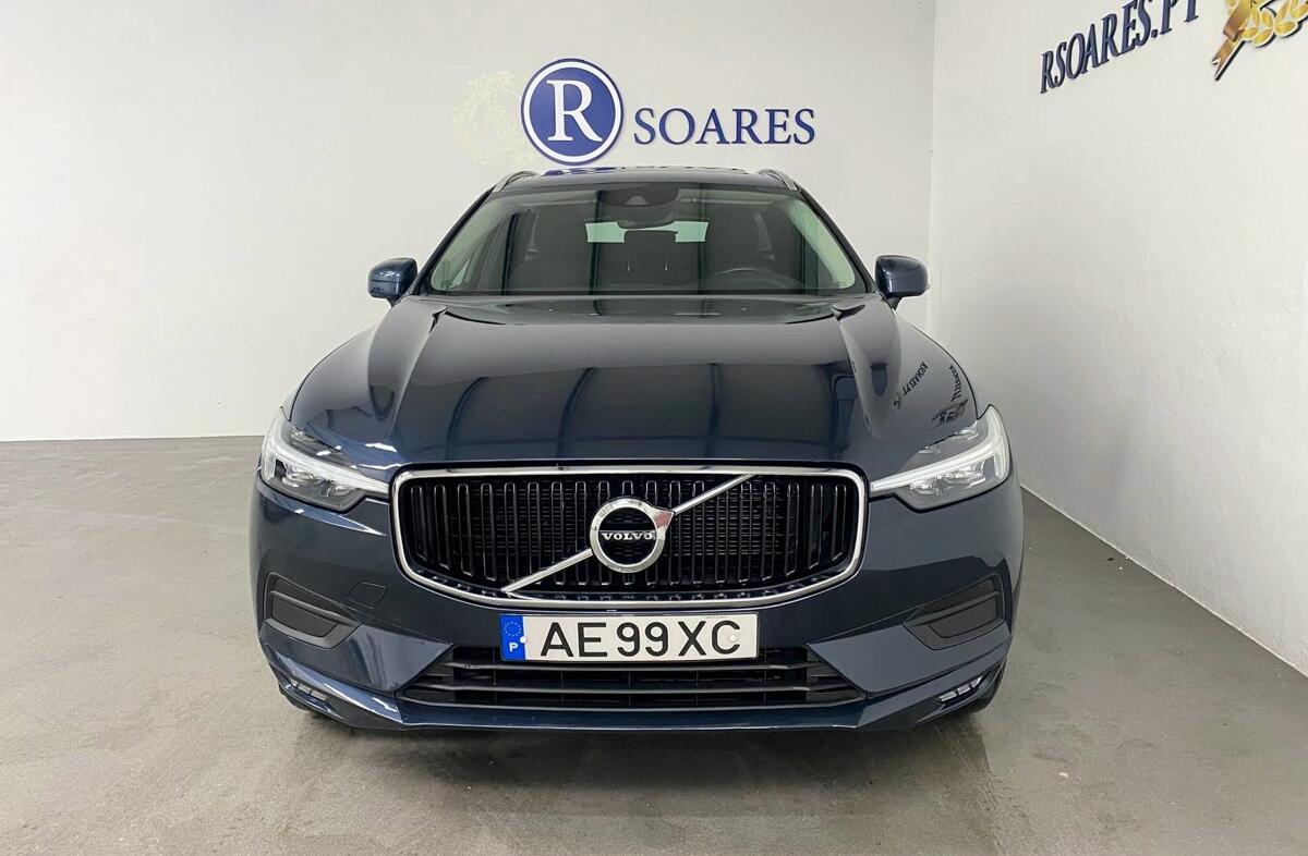 VOLVO XC60 2.0 B4 Momentum Plus Geartronic