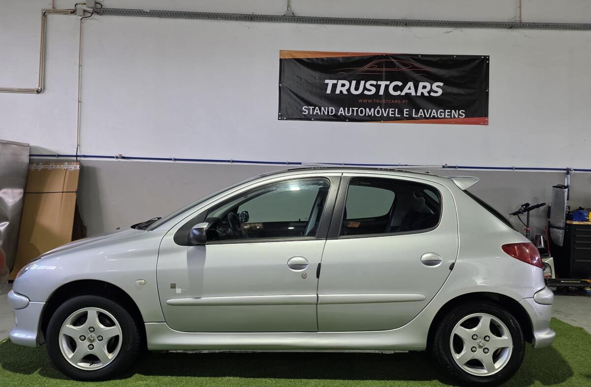 PEUGEOT 206 1.4 HDi Black & Silver