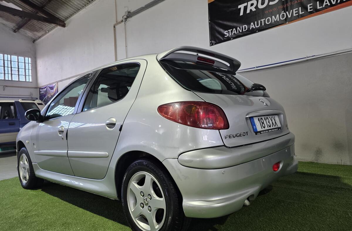 PEUGEOT 206 1.4 HDi Black & Silver