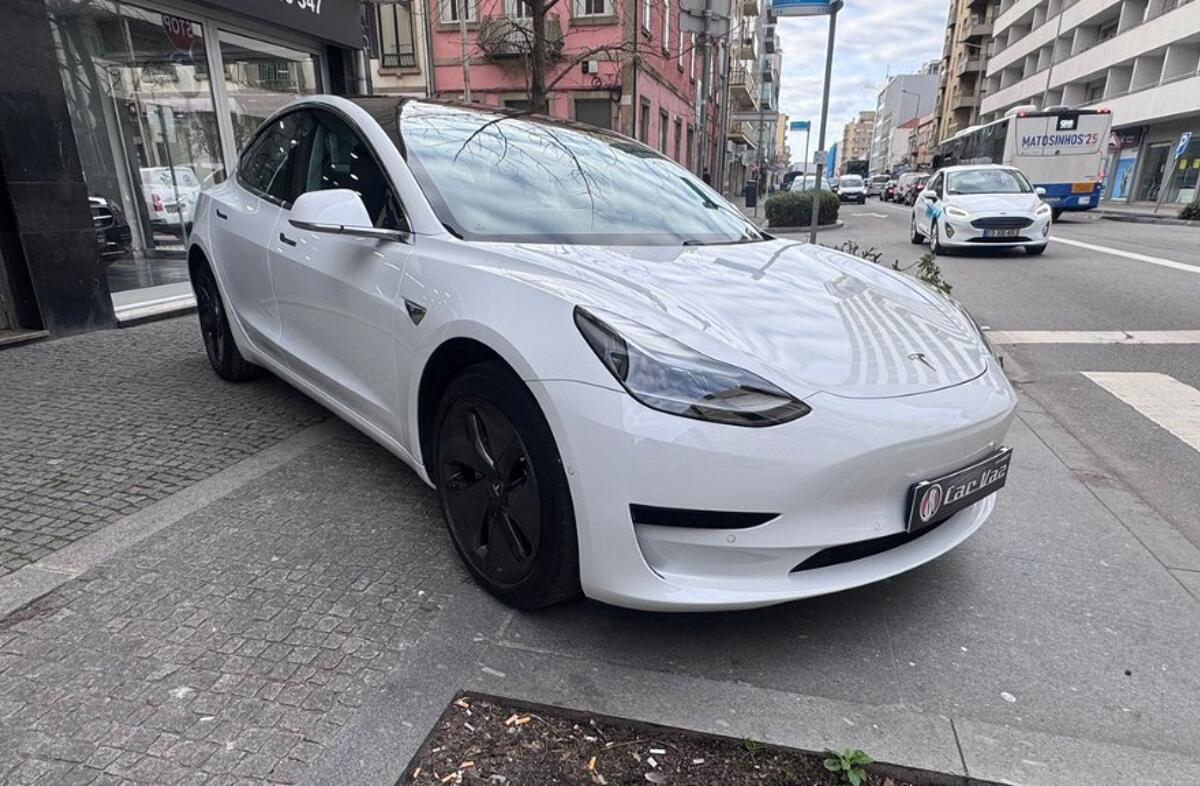 TESLA Model 3 Standard Range Plus RWD