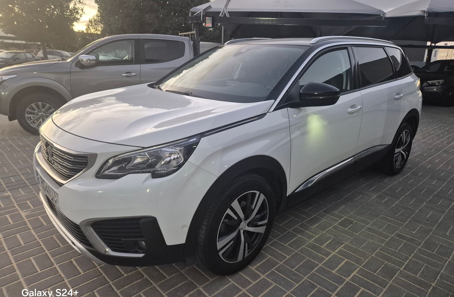 PEUGEOT 5008 1.2 PureTech Allure