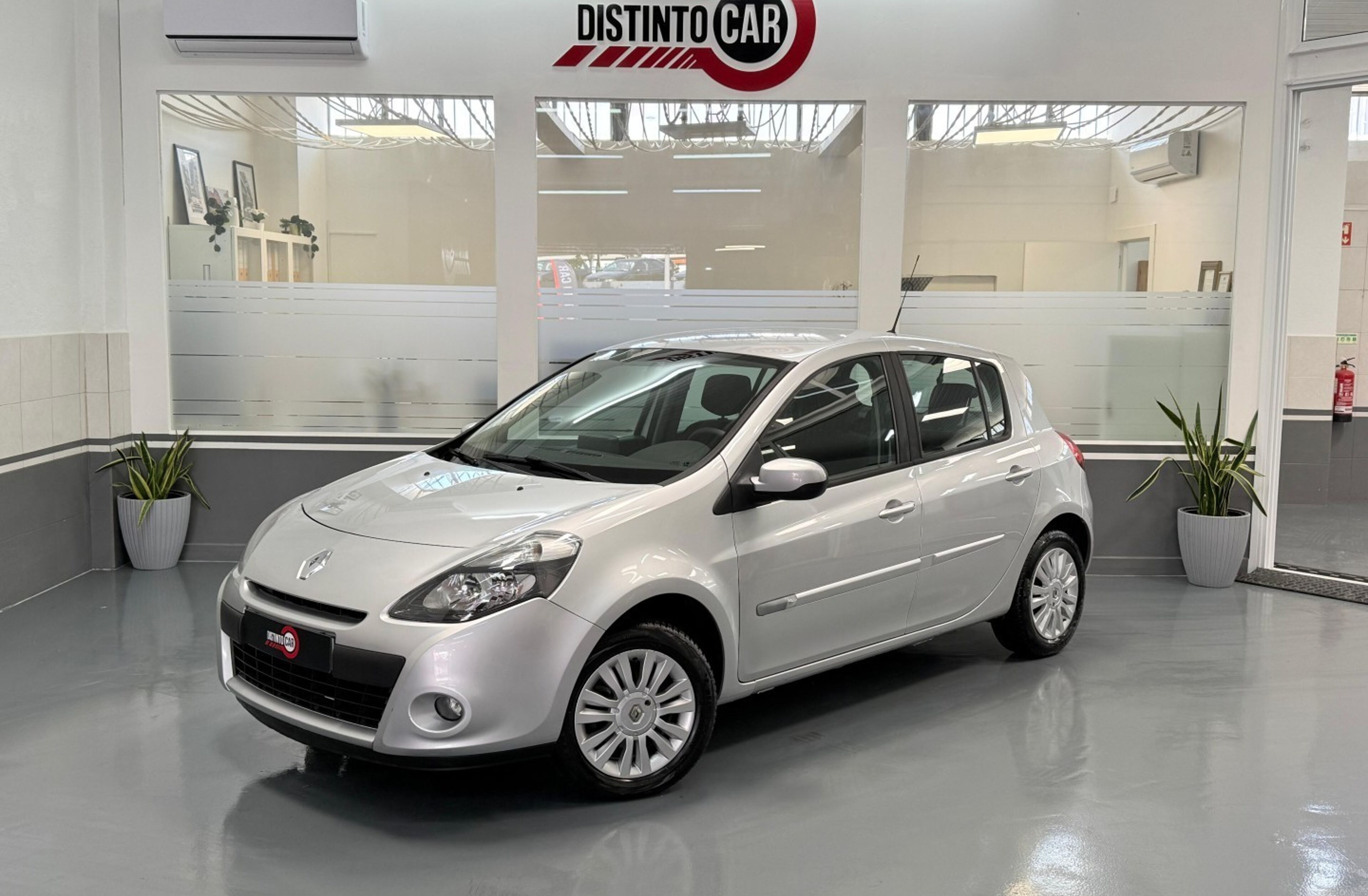 RENAULT Clio 1.2 16V Dynamique