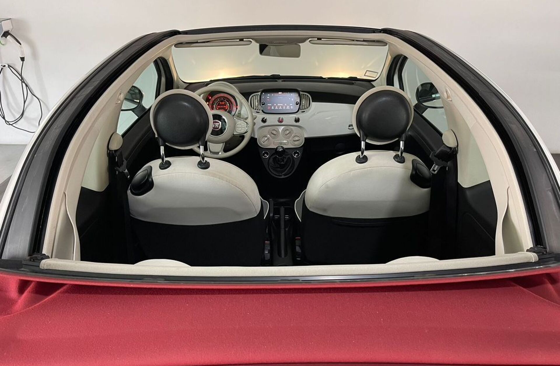 FIAT 500 C 1.0 Hybrid Lounge