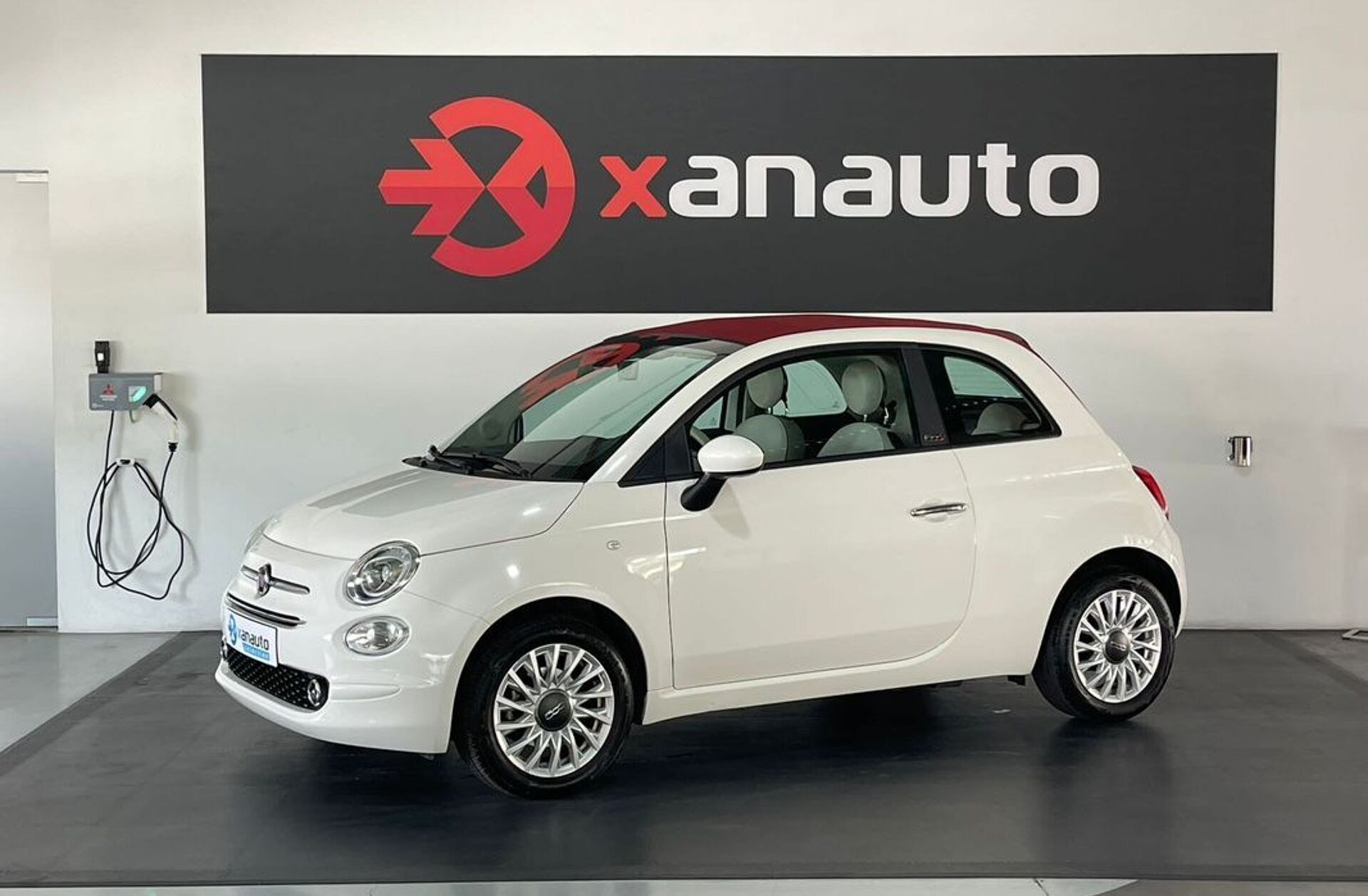 FIAT 500 C 1.0 Hybrid Lounge