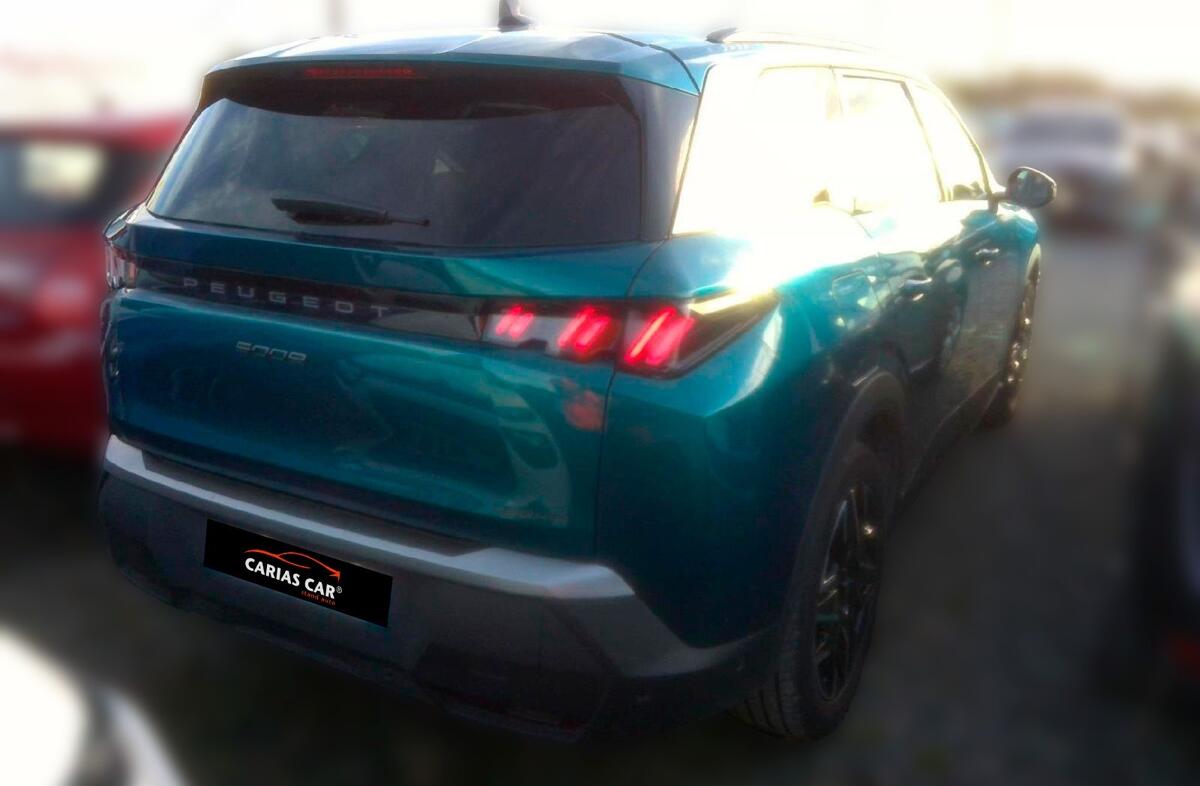 PEUGEOT 5008 1.2 Hybrid Allure e-DCS6