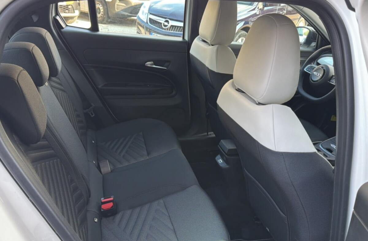 FIAT 600 1.2 Hybrid Icon