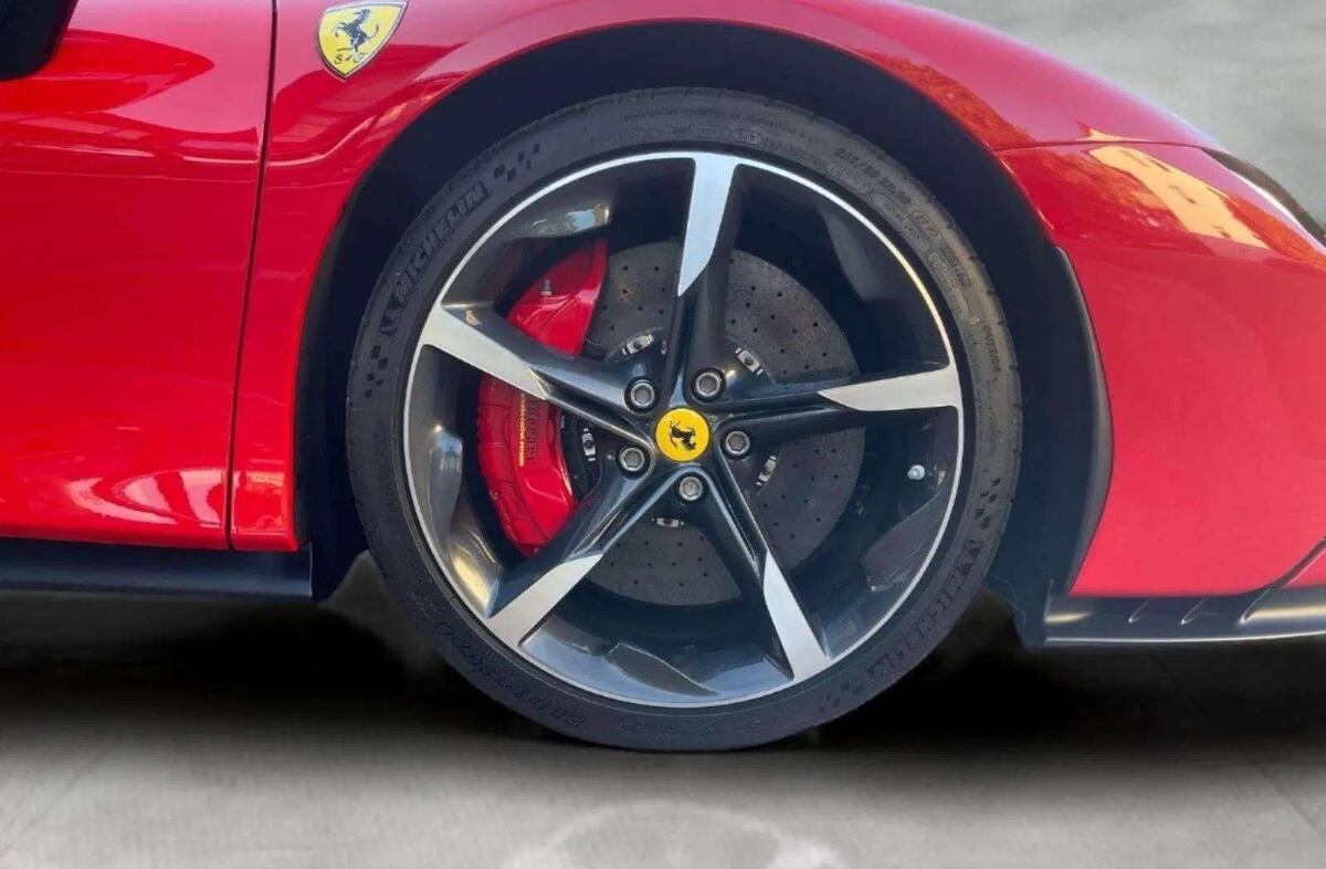 FERRARI SF90 Stradale