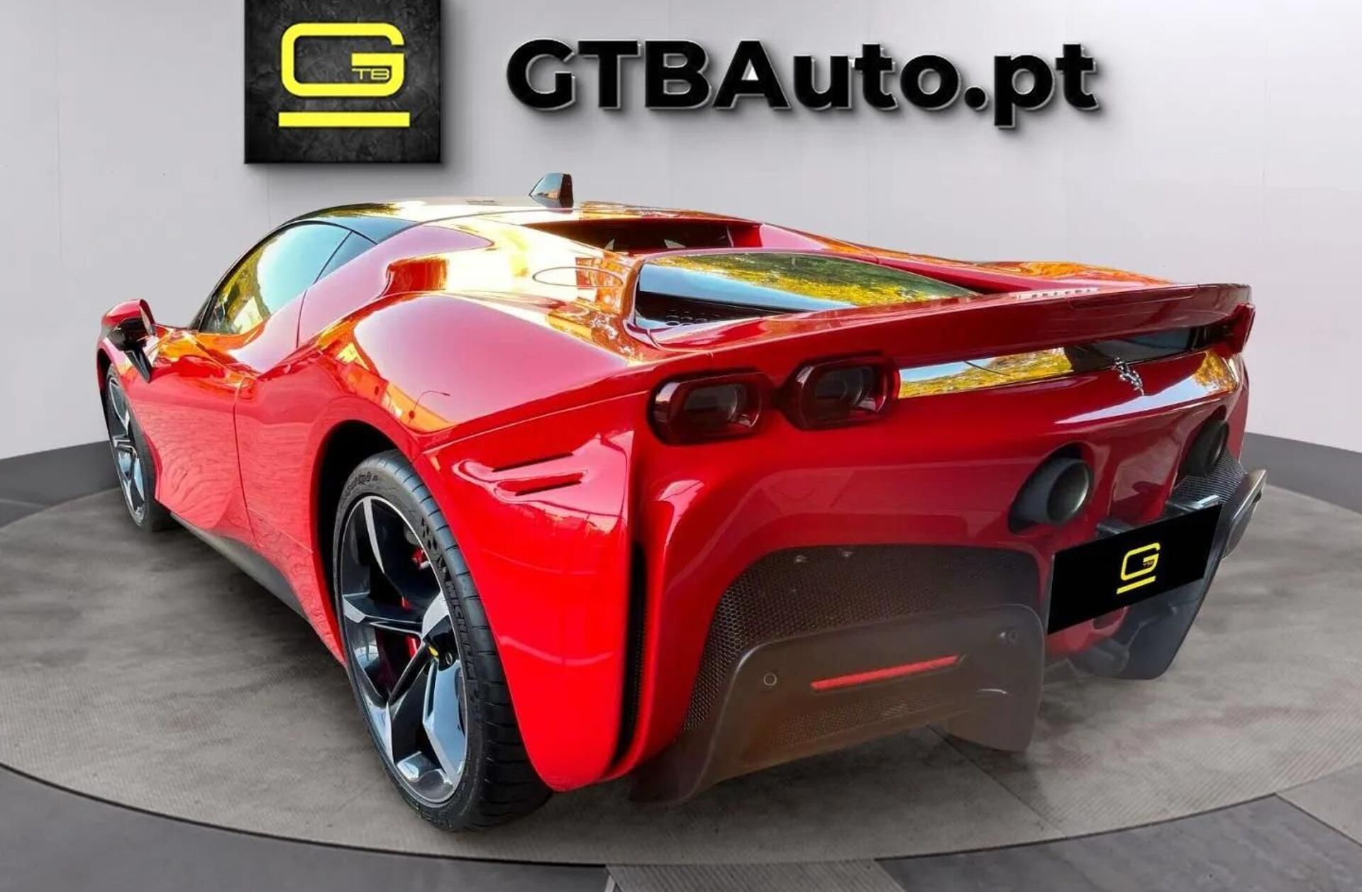 FERRARI SF90 Stradale