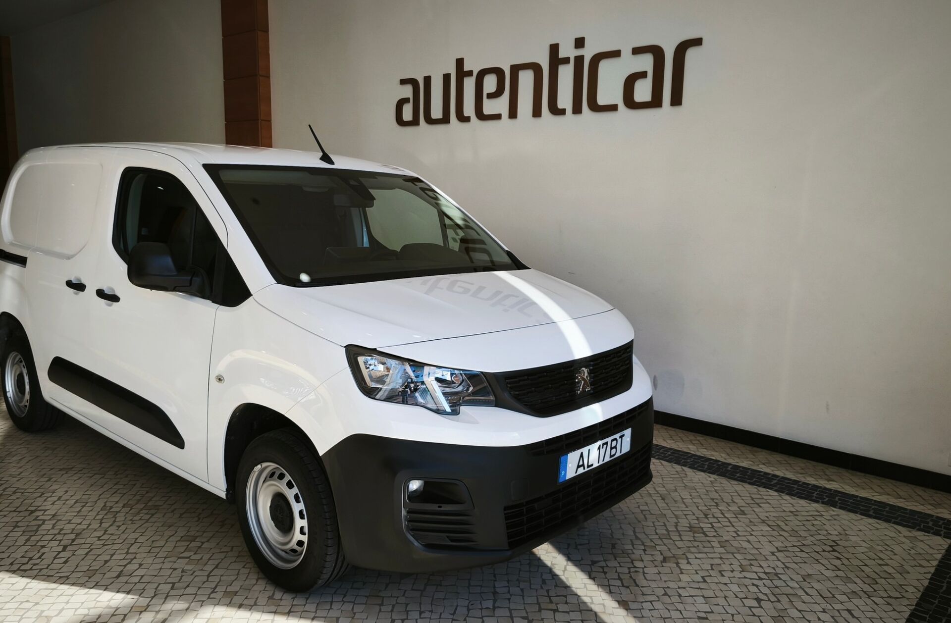 PEUGEOT Partner 1.5 BlueHDi Premium Standard