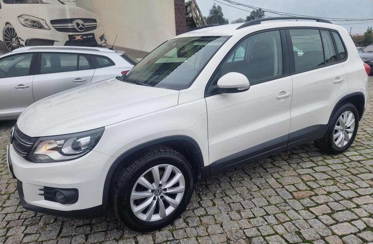 VOLKSWAGEN Tiguan 2.0 TDi Sport BlueMotion