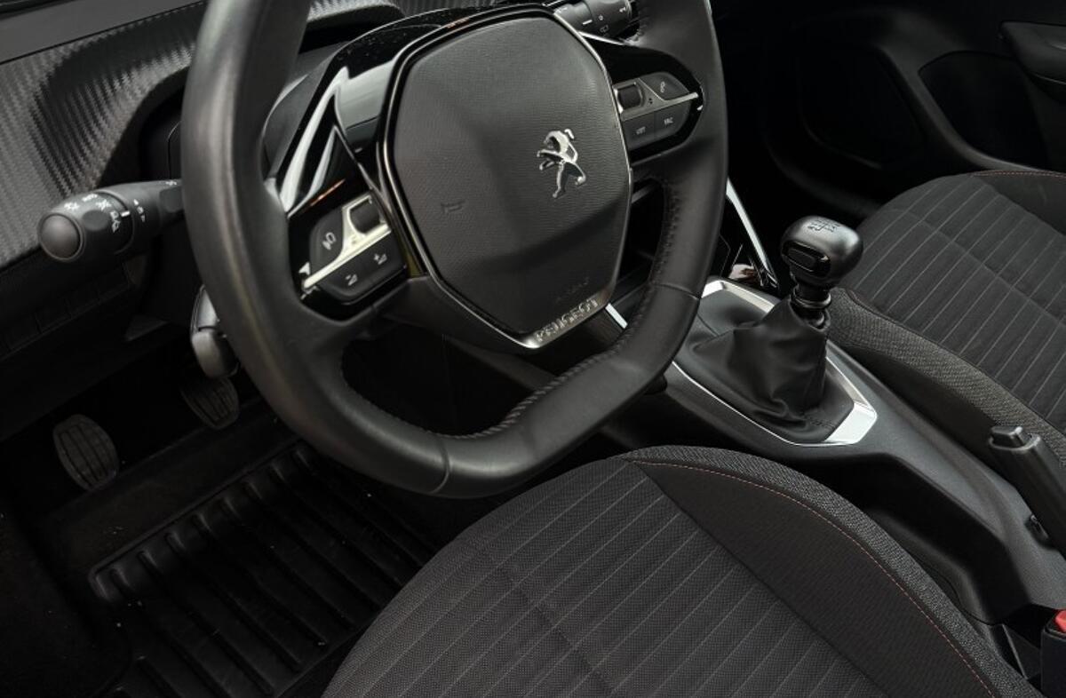 PEUGEOT 208 1.2 PureTech Active Pack