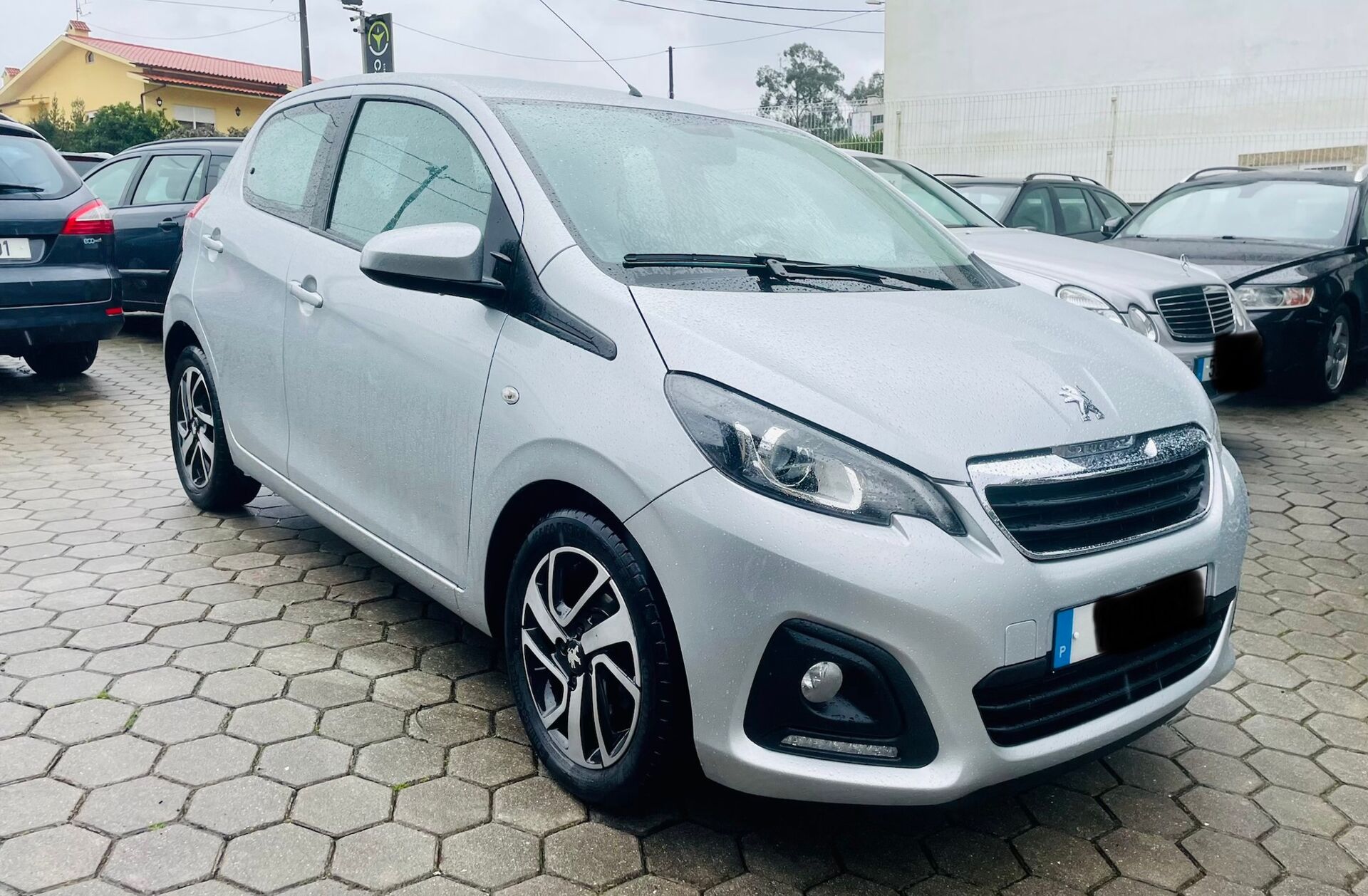 PEUGEOT 108 1.0 VTi Allure