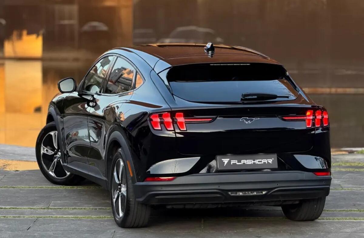 FORD Mustang Mach-E Base