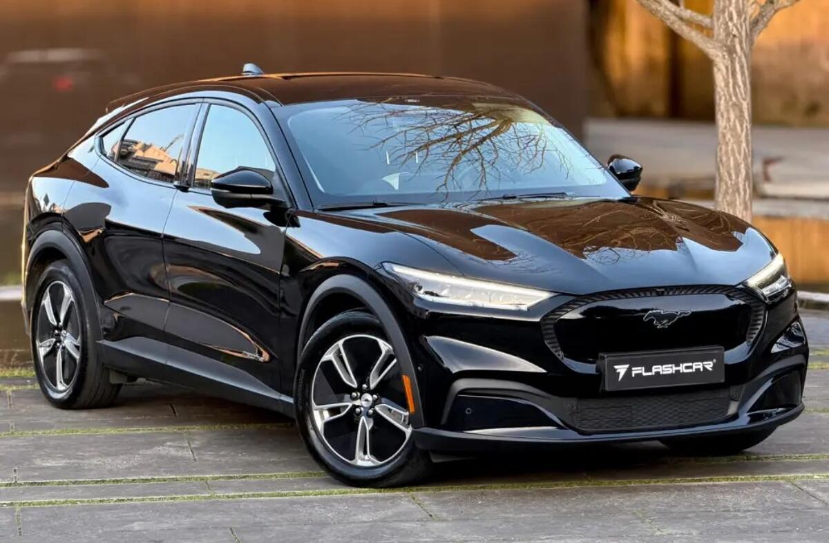 FORD Mustang Mach-E Base