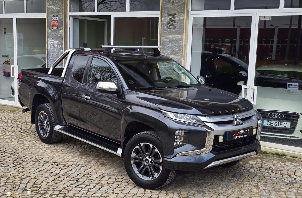 MITSUBISHI L 200 2.4 DI-D CD Invite 4WD