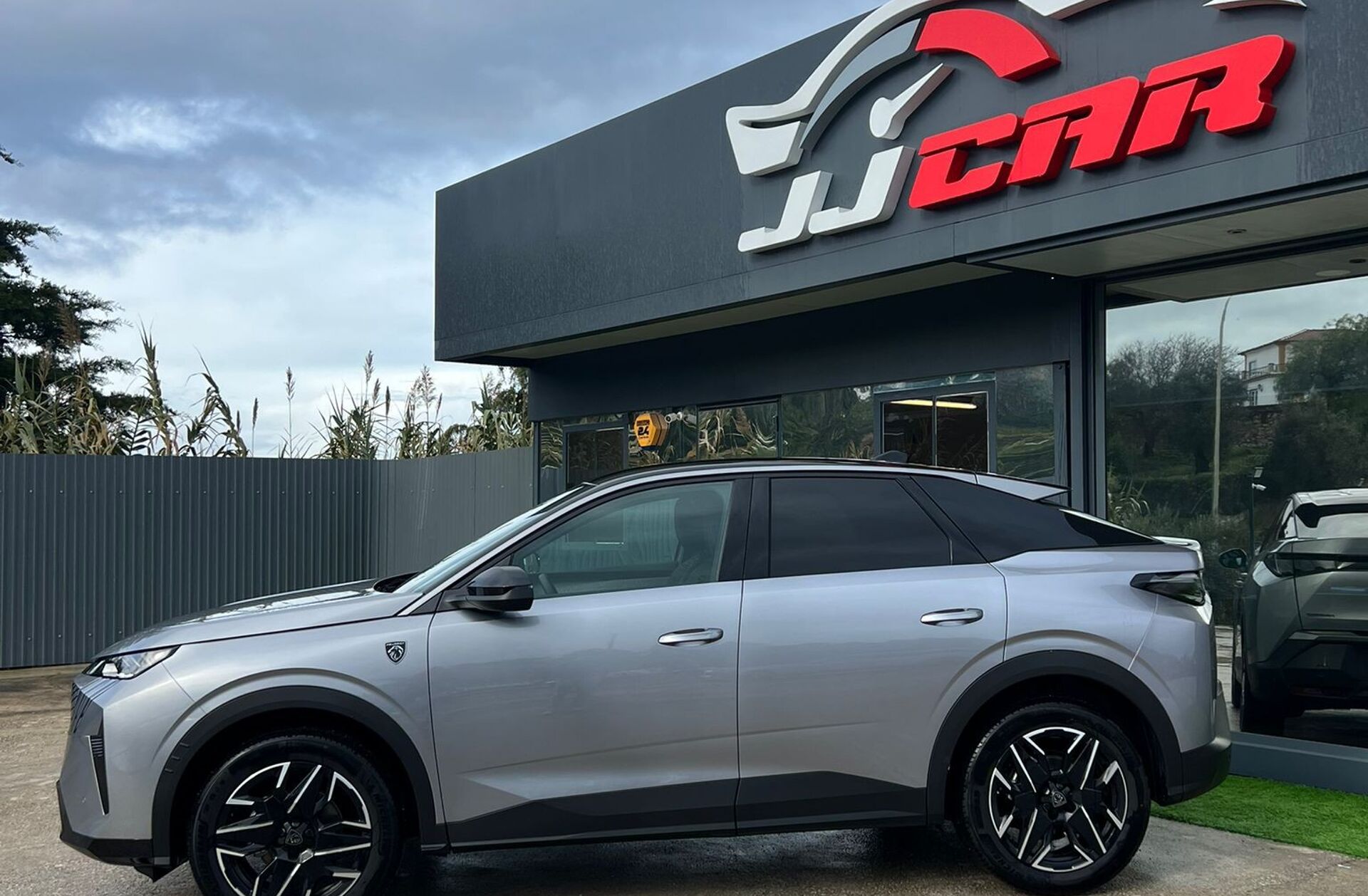 PEUGEOT 3008 1.2 Hybrid GT e-DCS6