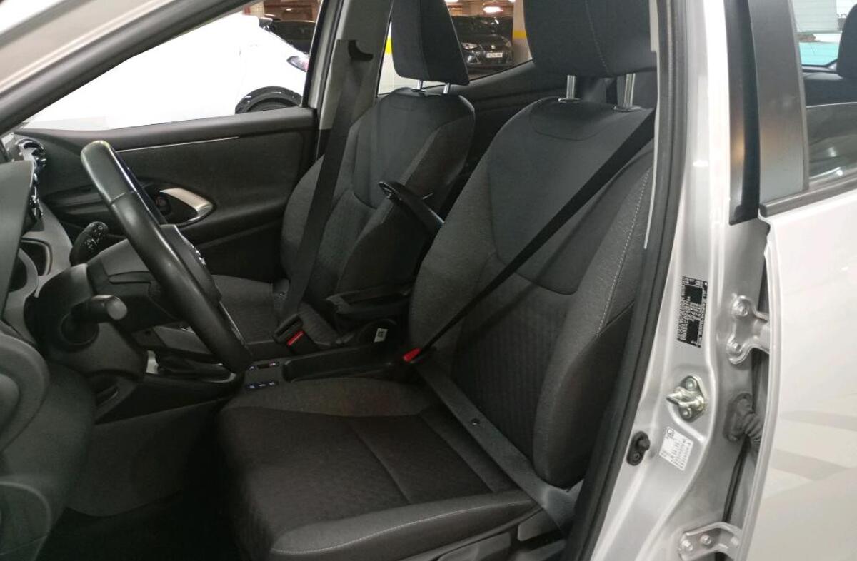 TOYOTA Yaris 1.5 HDF Comfort Plus