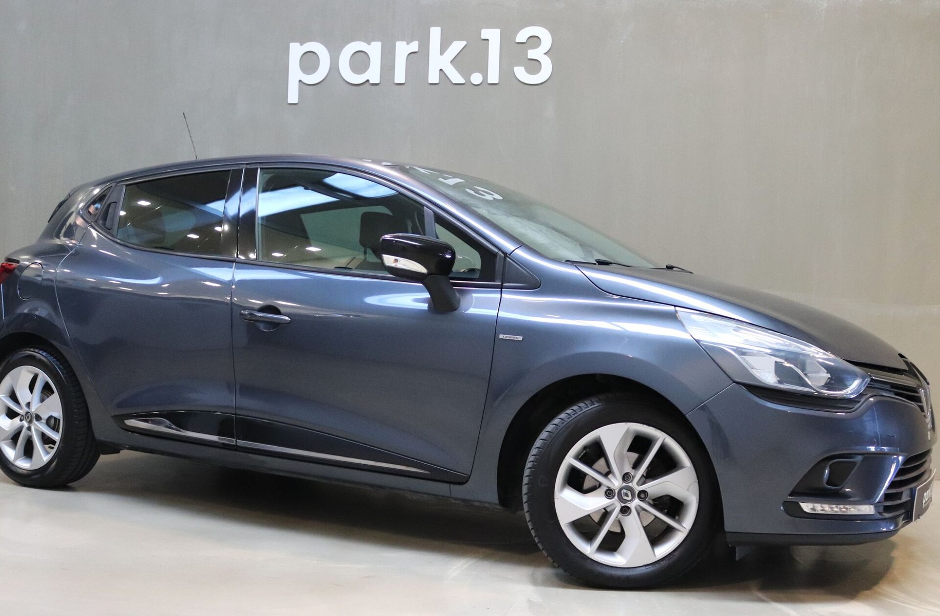 RENAULT Clio 0.9 TCe Limited Edition