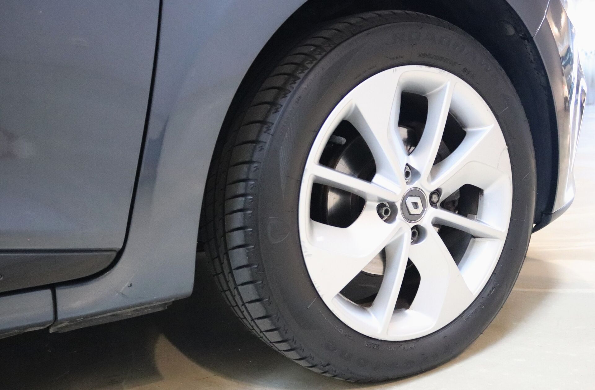 RENAULT Clio 0.9 TCe Limited Edition