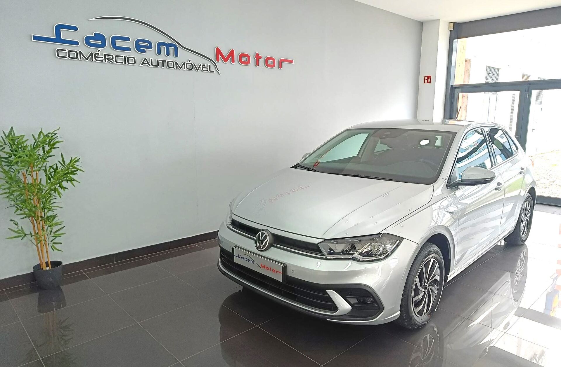 VOLKSWAGEN Polo 1.0 TSI Urban