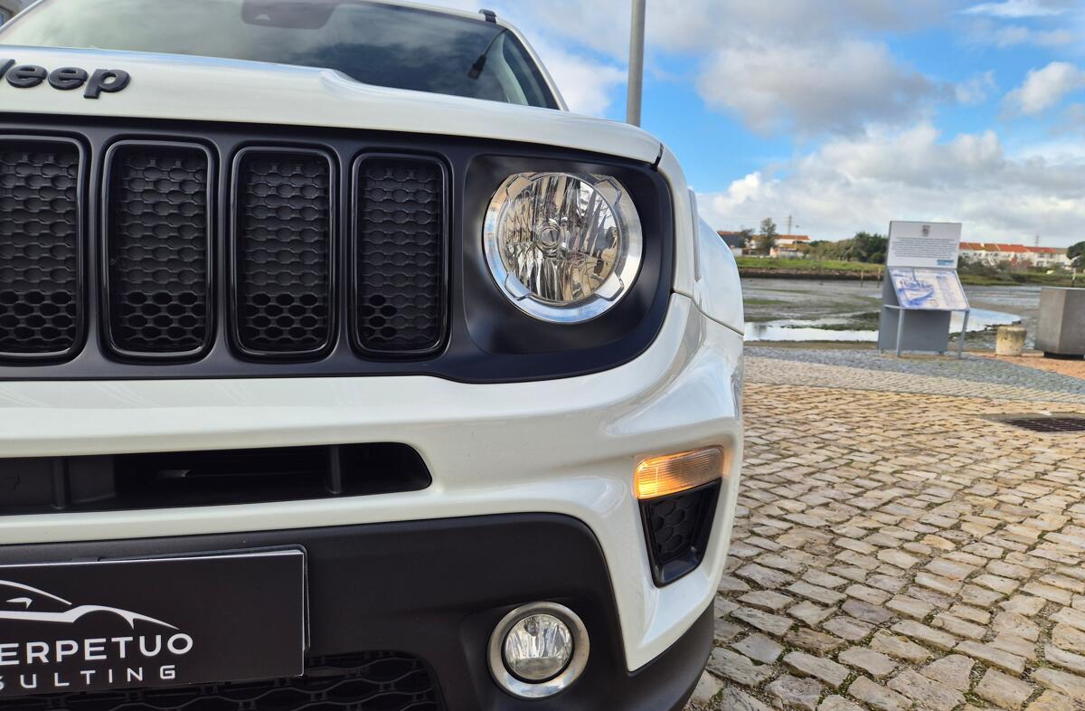 JEEP Renegade 1.3 T Night Eagle DCT