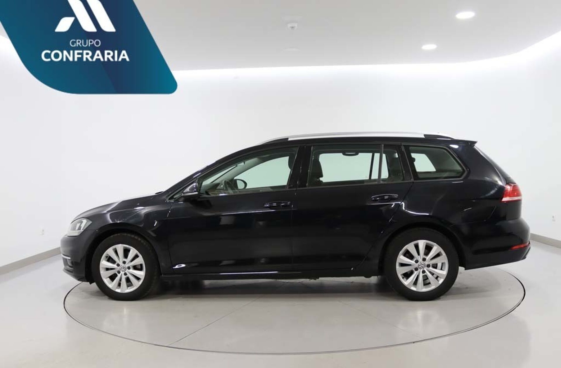 VOLKSWAGEN Golf 1.6 TDI Confortline