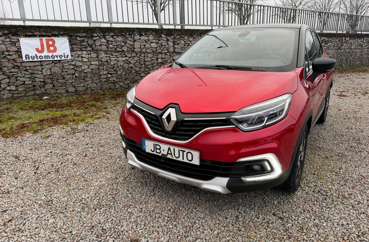 RENAULT Captur 0.9 TCe Exclusive