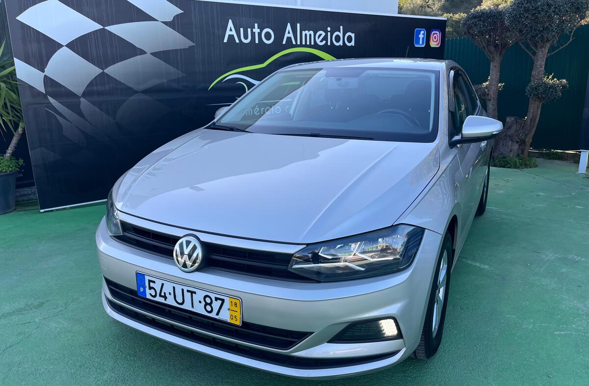 VOLKSWAGEN Polo 1.0 Confortline