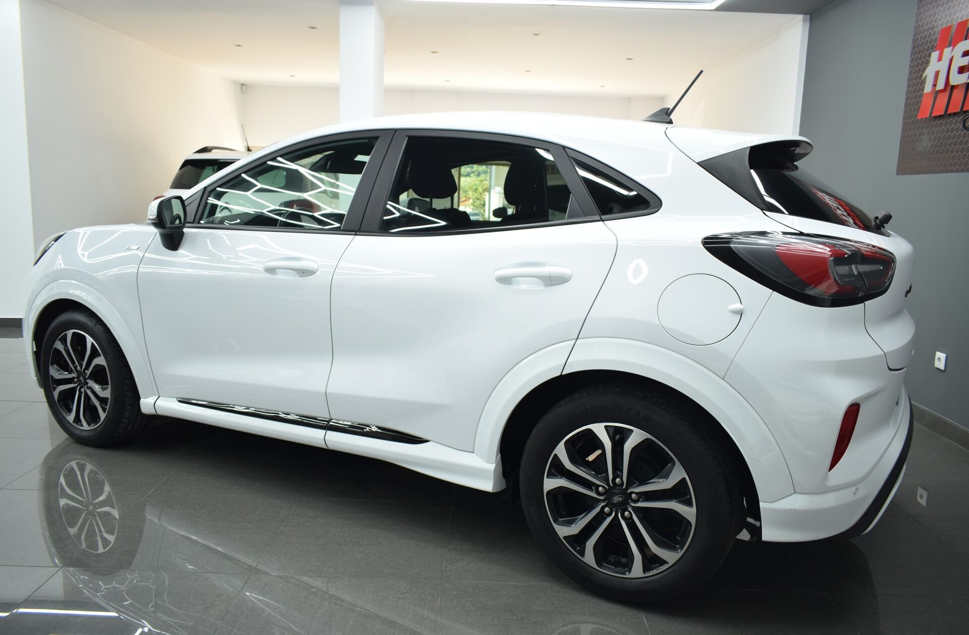 FORD Puma 1.0 EcoBoost MHEV ST-Line Design