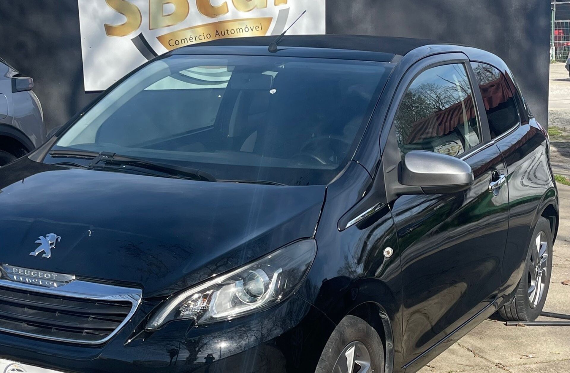 PEUGEOT 108 Top! 1.2 PureTech Allure