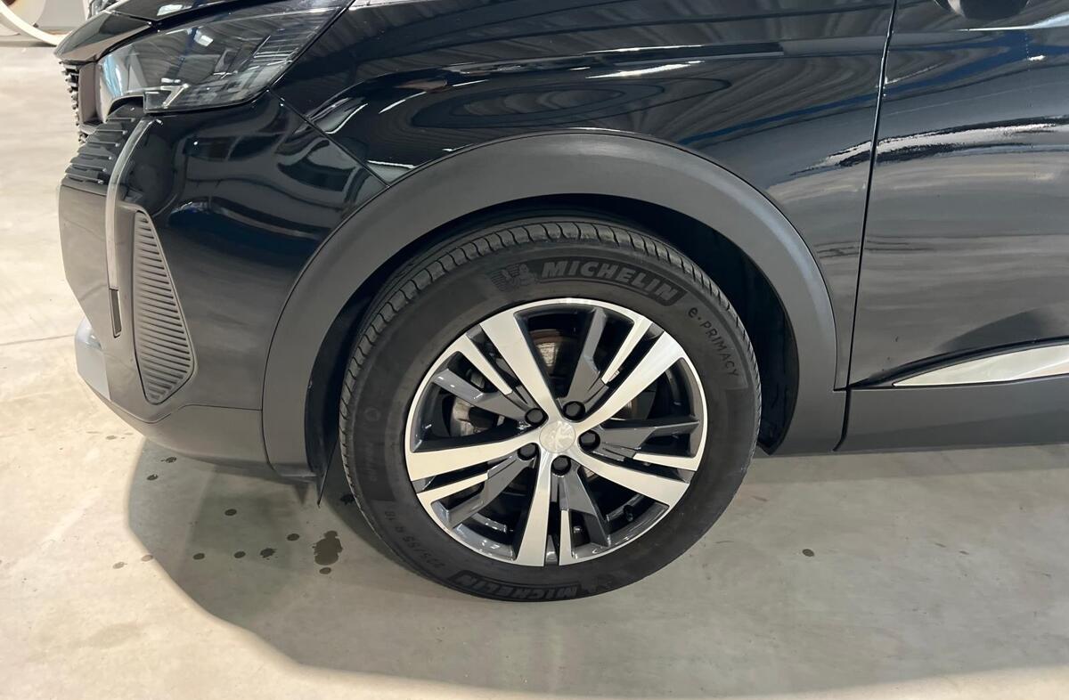 PEUGEOT 5008 1.5 BlueHDi Allure Pack EAT8