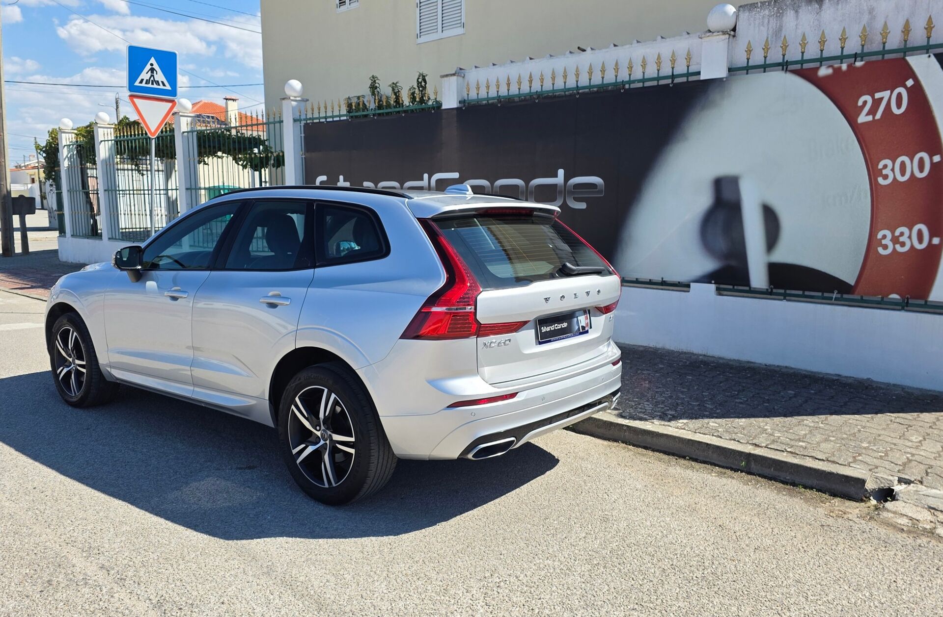 VOLVO XC60 2.0 D4 R-Design Geartronic