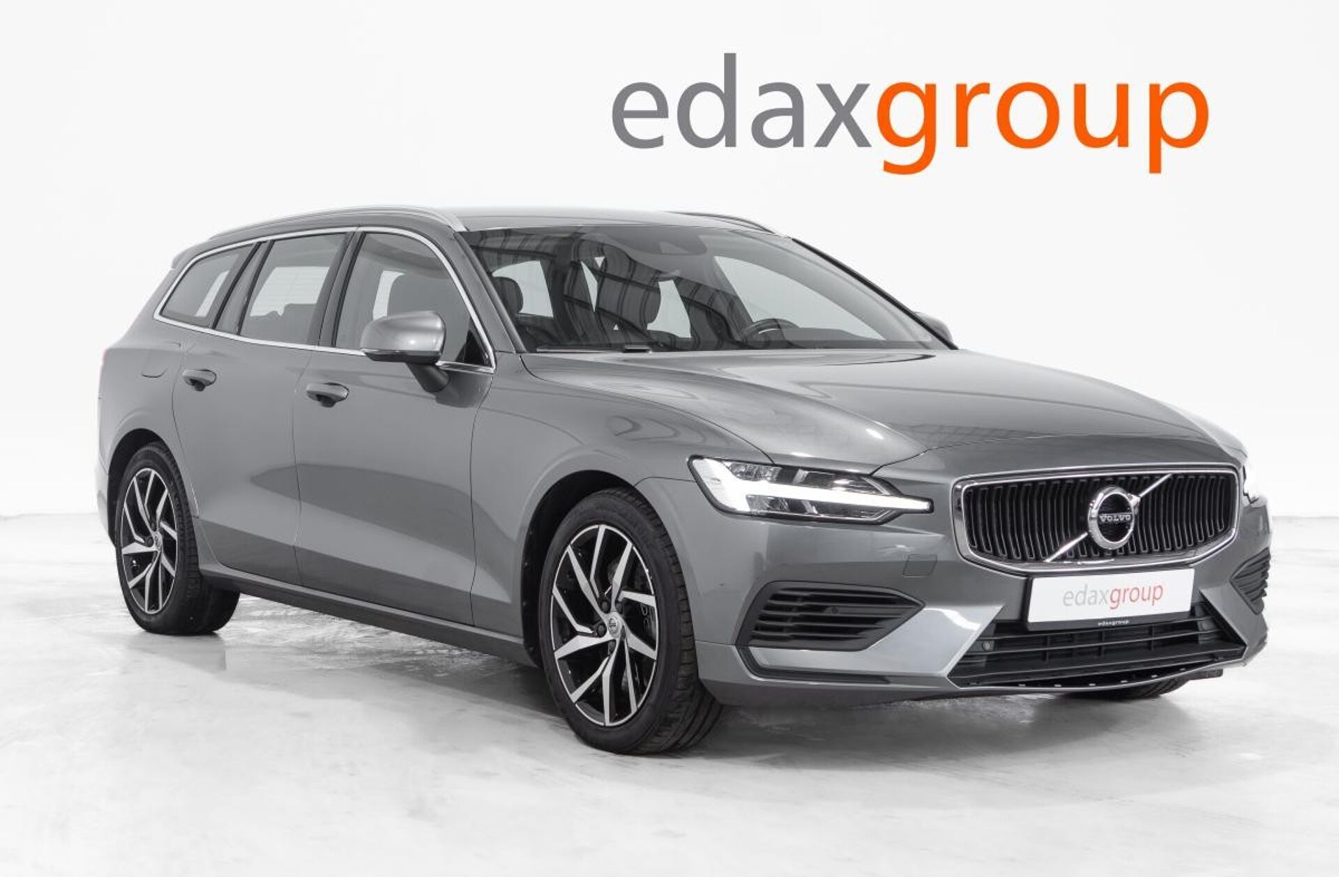 VOLVO V60 2.0 T8 AWD TE Momentum