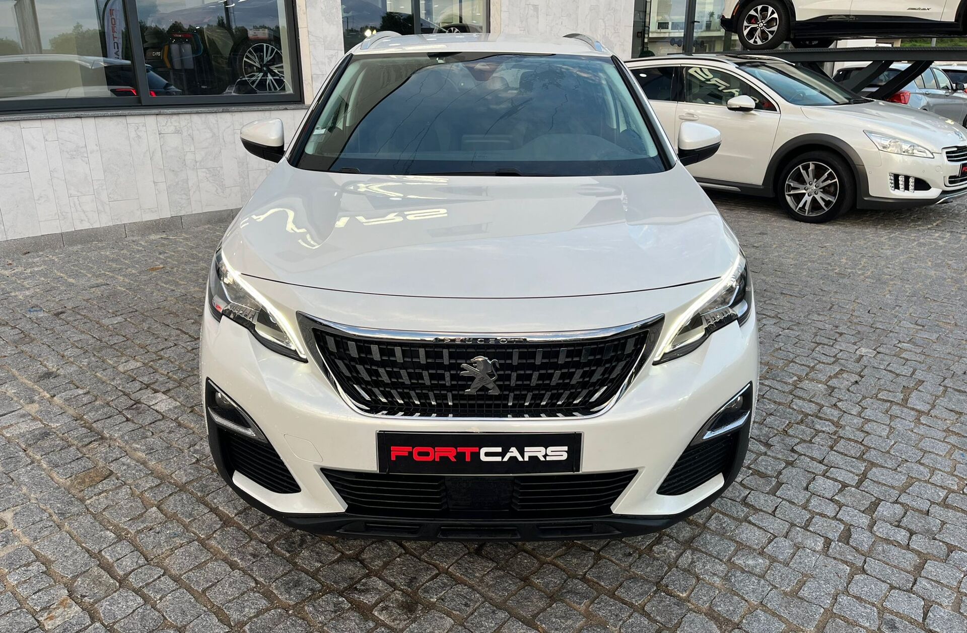 PEUGEOT 3008 1.2 PureTech Active