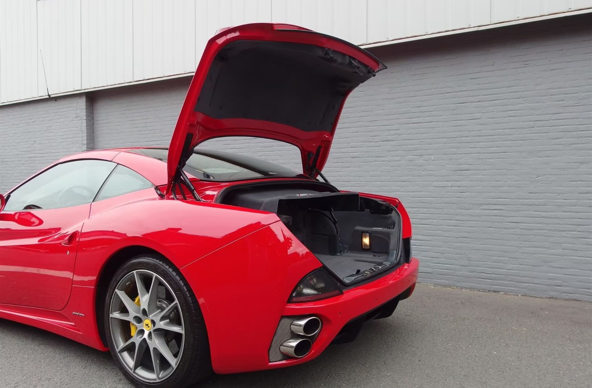 FERRARI California California