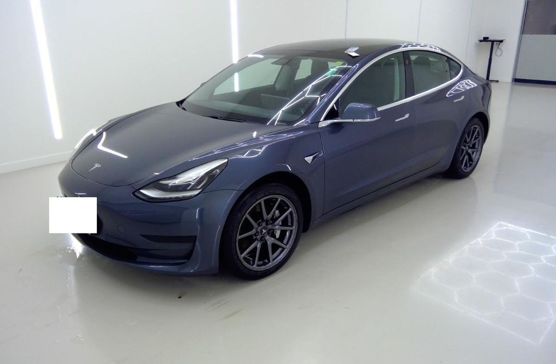 TESLA Model 3 Standard Range Plus RWD